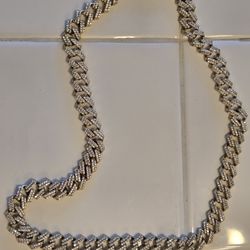 Cuban Link necklace.
Chain.
925 silver.
With gold overlay
