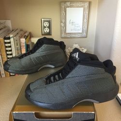 Adidas The Kobe Playoff Size 8.5