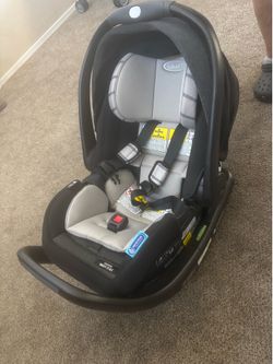 Graco infant car seat set