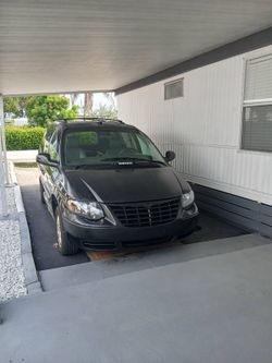 2007 Chrysler Town & Country - WHEELCHAIR RAMP VAN - Only 72k Miles!