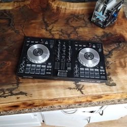 Pioneer Serato Dj Turn Table Mixer 