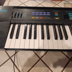 Yamaha Electric Key Board Just Have One Crack In Key But Doesn't Affect Anything 