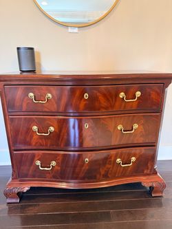Thomasville bedroom set two dressers and two nightstands