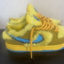 nike sb dunks grateful deads yellow size 8