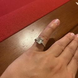 14 Kt Elmerald Diamond Cut Ring Size 5.5