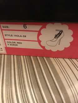 Charlotte Russe Red heels Size 6