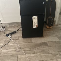 Mini Fridge 