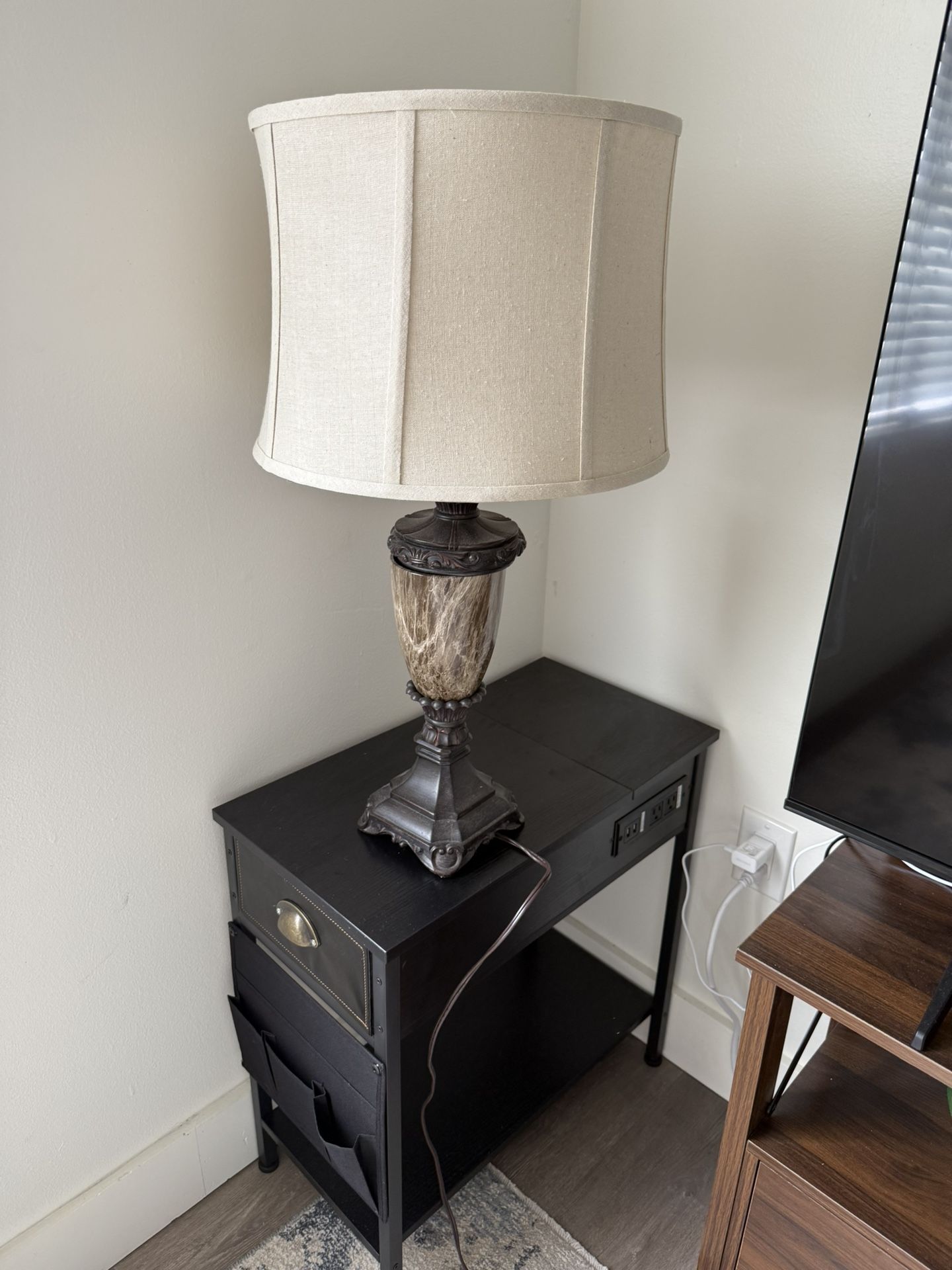 2 Lamps 