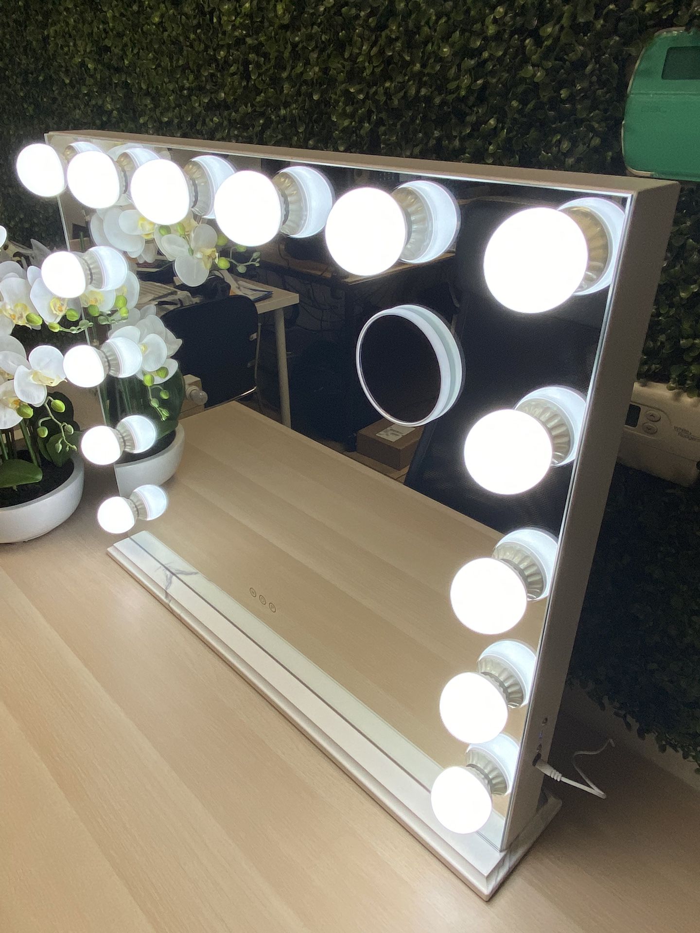 Hollywood Vanity Mirror with Lights, Large Light Up Makeup Mirror with 3 Color Lighting Mode USB Charging Port,14 Dimmable LED Bulbs 