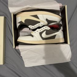 Travis Scott Nike Air jordan 1 Low Reverse Mocha