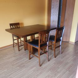 Dinner table with buffet