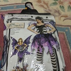 Halloween costume adult size Small