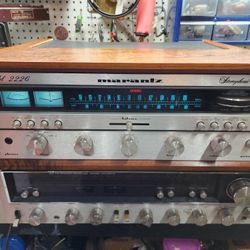 Marantz 2226 Stereo Receiver. 