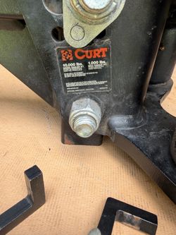 CURT TruTrack Weight Distribution Hitch