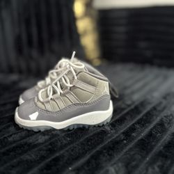 Air Jordan 11 Retro Low BT ‘Cool Grey’ – Size 4C