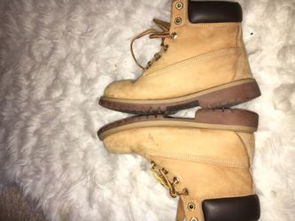 Timberlands size 5.5y in kids size 7.5 in women's