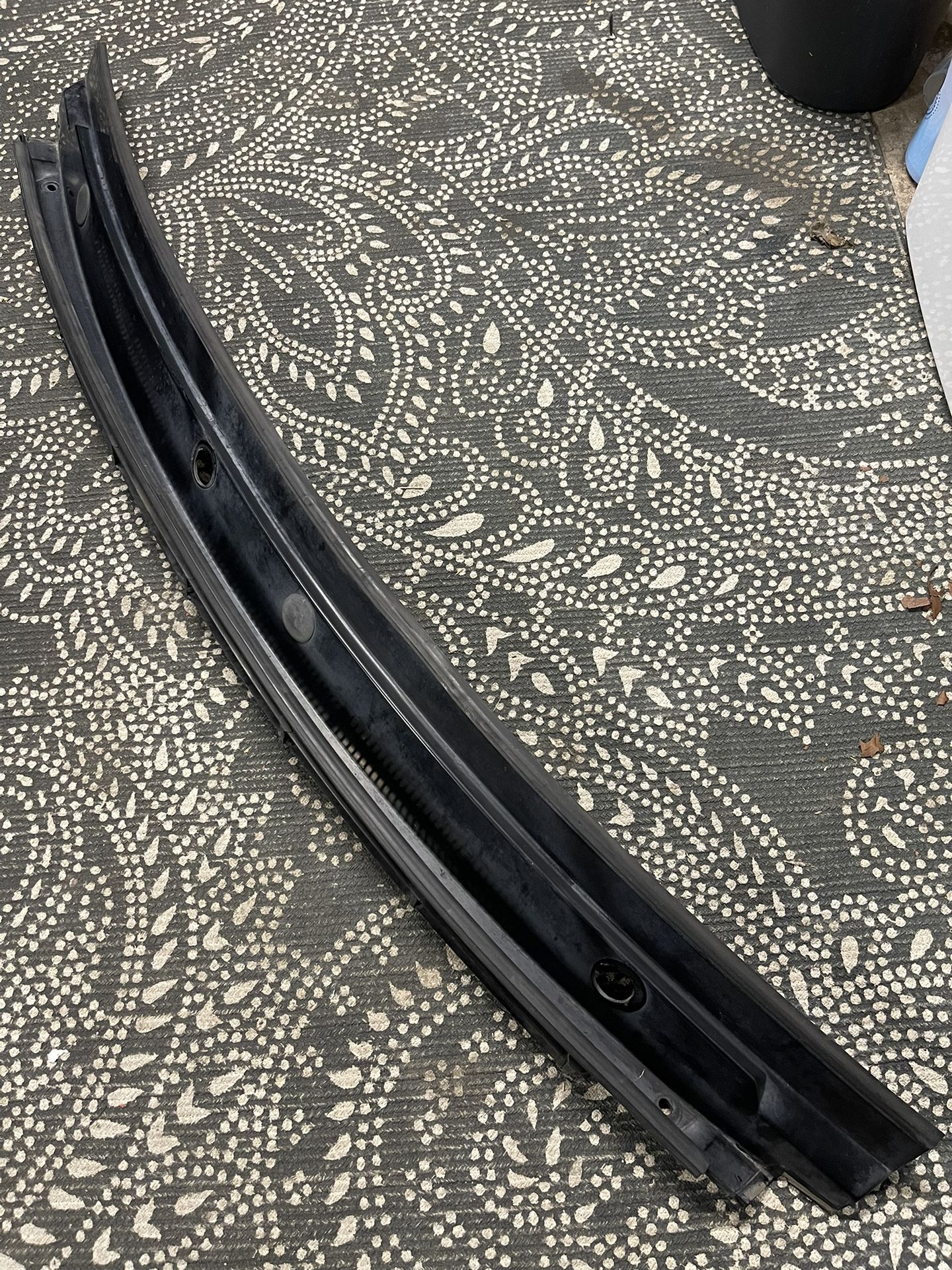 Land Rover Discovery II Windshield Cowl. for Sale in La Habra Heights CA OfferUp