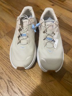 Size 9.5 Hoka tennis shoe  women’s