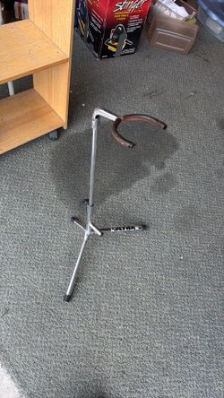 Guitar stand