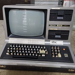 Radio Shack TRS-80 Model III Computer - Powers On!