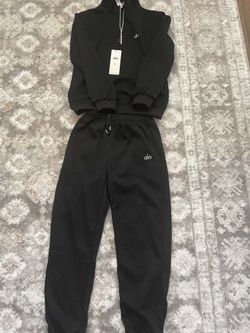 Alo Black quater zip size Meduim