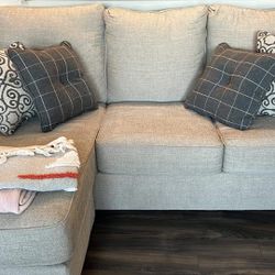 Sectional Sofa- Queen Size Sleeper Sofa LIKE NEW