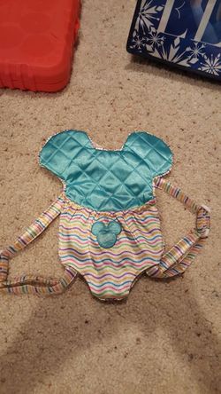 Disney Store Minnie doll carrier