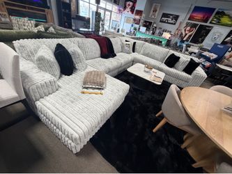 Oversized Cuddler Sectional! ☎️💙☀️ easy financing!