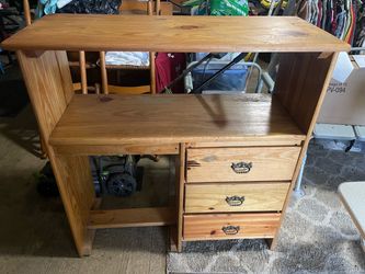Desk/Chest of Drawers