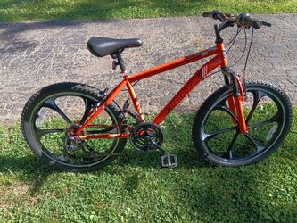 Mongoose Alert 24" Mountain Bike- Mag wheels - 21-speed