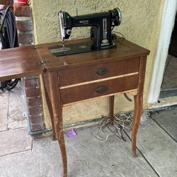 NECCHI Sewin Machine 