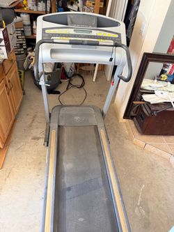 Treadmill with incline