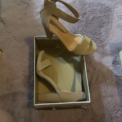 Woman’s Beige Strap Heels Size 8