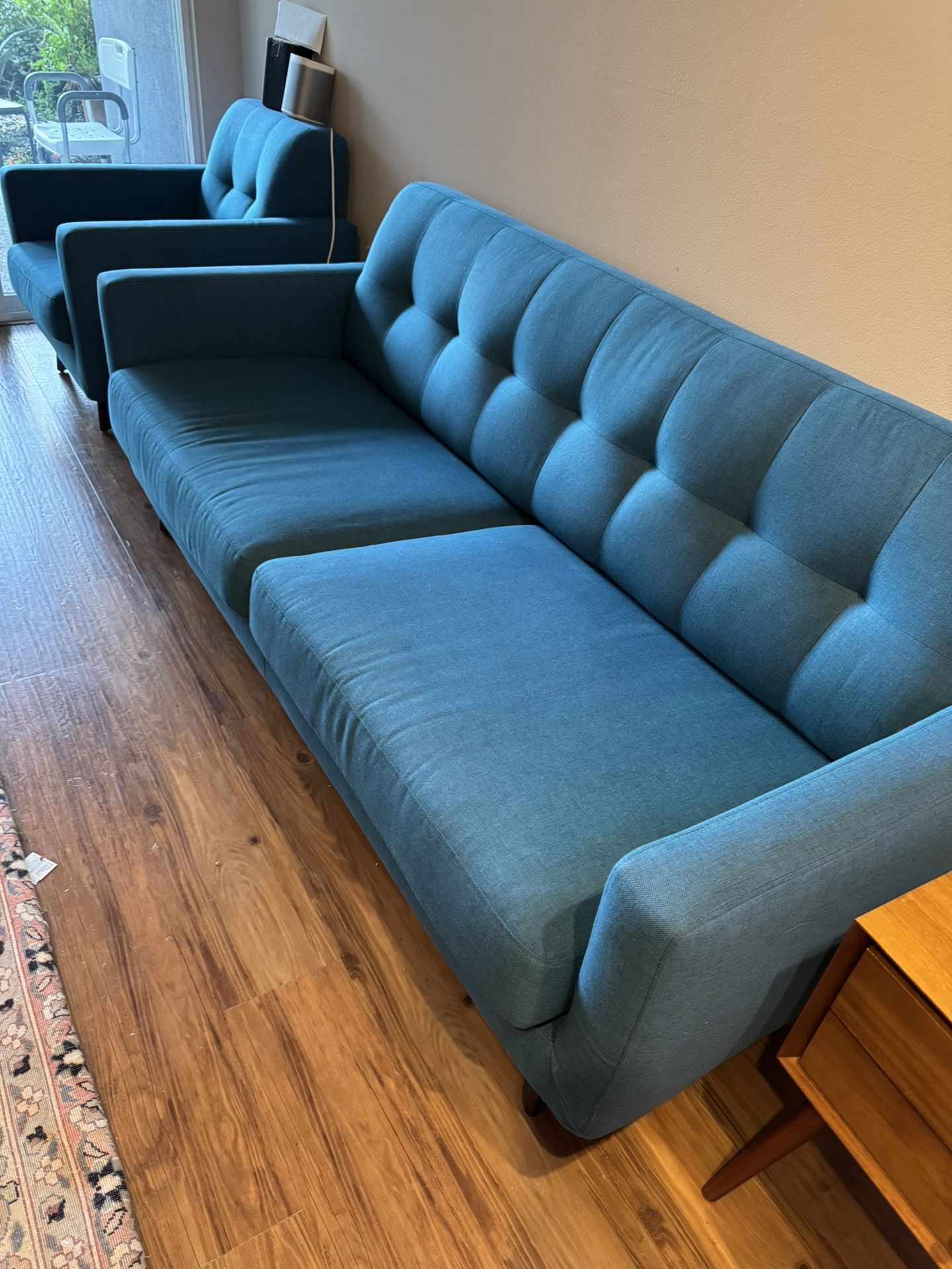 Gorgeous Like New Sofa And Matching Chair !