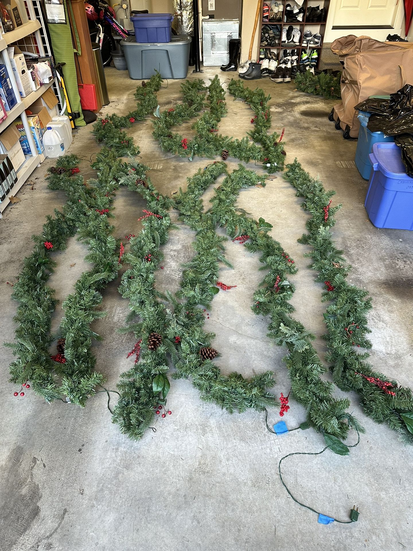 9’ Christmas Garland for Sale in Gig Harbor, WA OfferUp