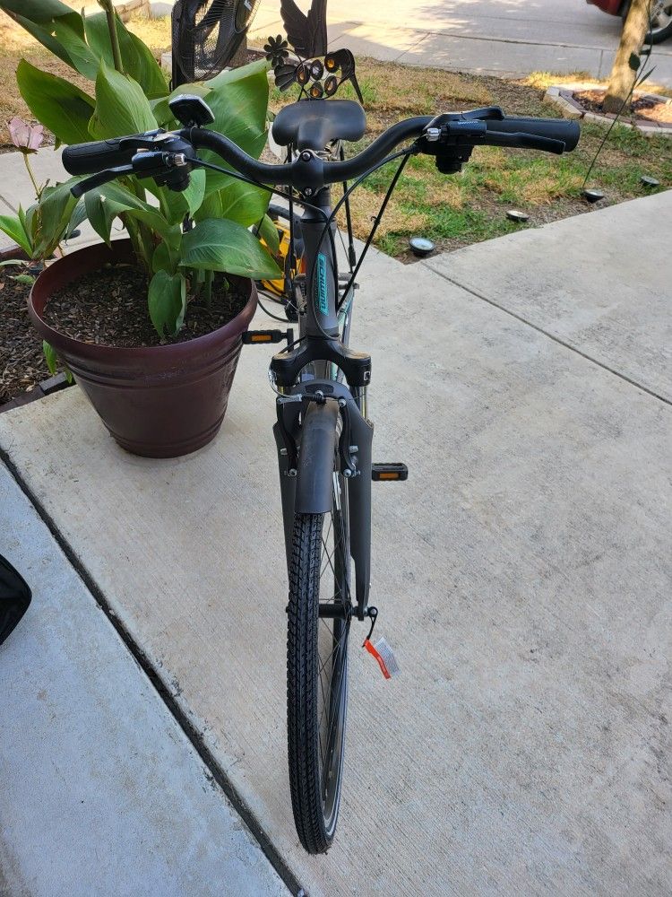 Schwinn Network 6c Hybrid Bike Reg Price 450 Brand New - Main Image