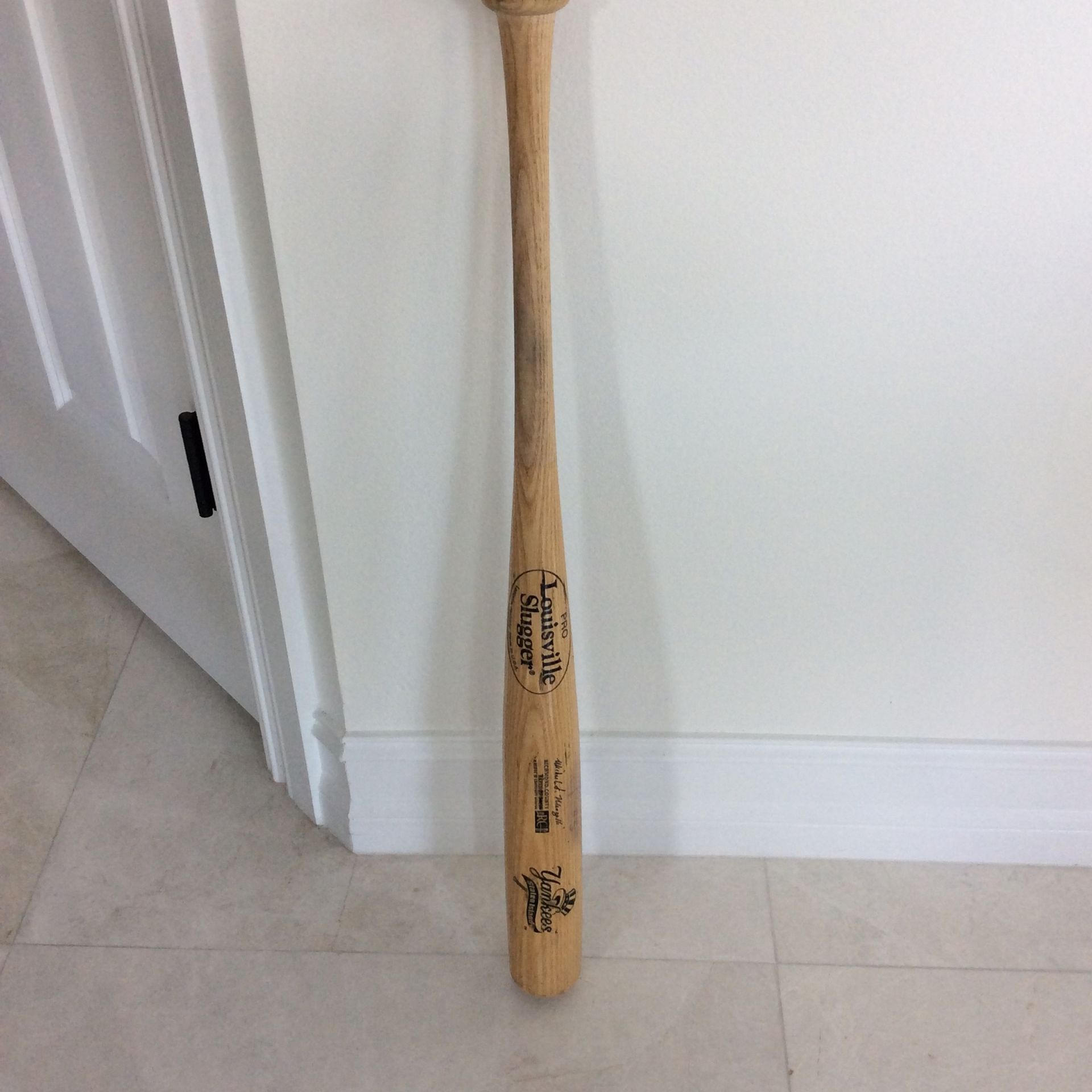 Louisville Slugger Pro Little League Wood Baseball Bat 29” Never Used for  Sale in Pompano Beach, FL - OfferUp