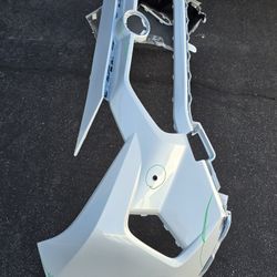 2024 Rav 4 Hybrid XSE front Bumper, Wind Chill Pearl  Color