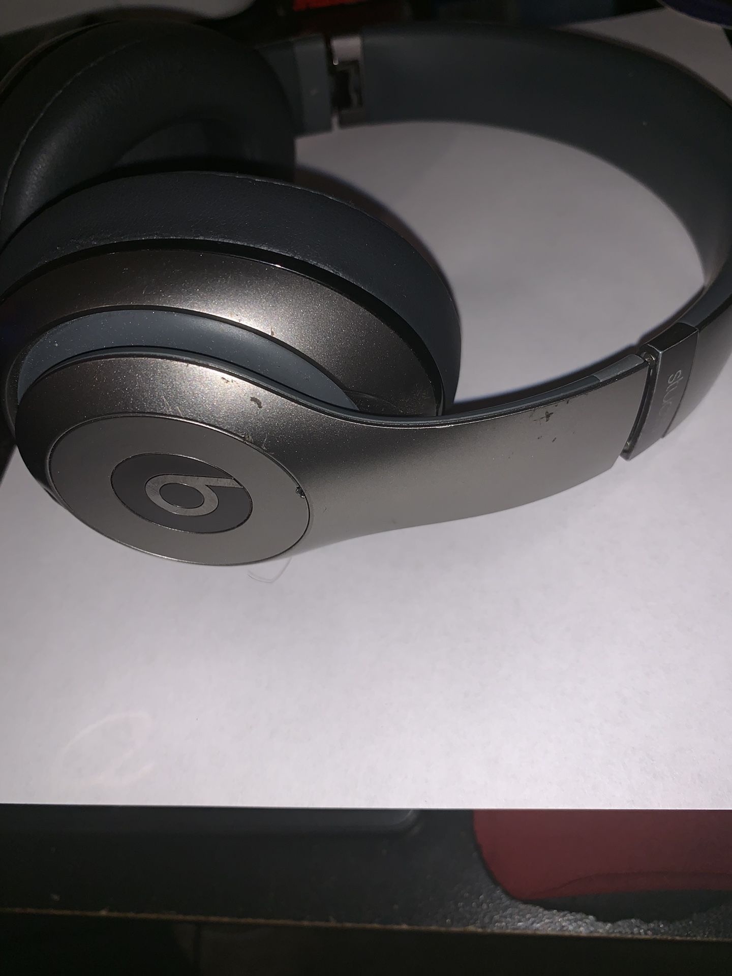 Beats studio wireless needs a battery