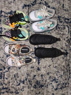 Toddler Nikeys And Converse Size 6c
