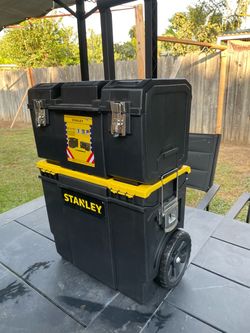 Stanley rolling tool box