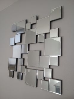 Decorative wall mirror