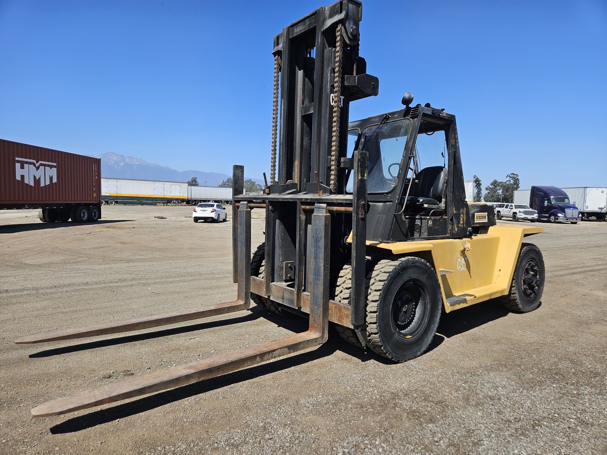 Caterpillar Forklift Diesel 33,000lb Cap