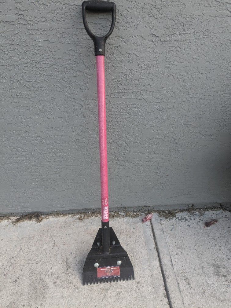 Brand New Bully Roof Tear Off Shovel