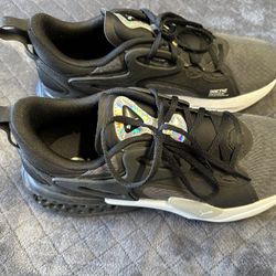 Mens 10.5 Pre Owned Condition Black & White Puma Xetic Shoes 