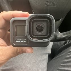 Go Pro Hero 8 Black With Accessories 