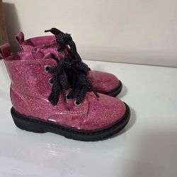 Boots for little girls, size 7/Botas para niñas pequeñas, numero 7