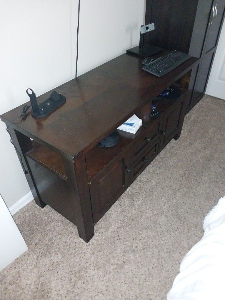 Desk/Tv Stand/With Storage
