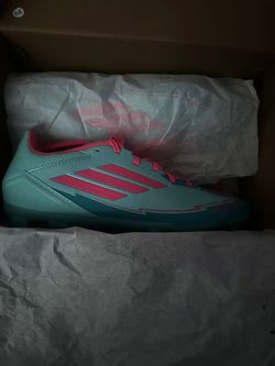 soccer cleats many sized available