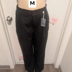 New Women’s Pants Size Medium 